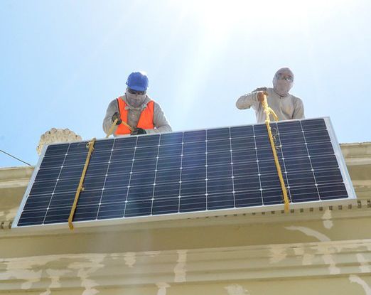 Apoyarán a tiendas de la esquina con paneles solares para evitar su cierre